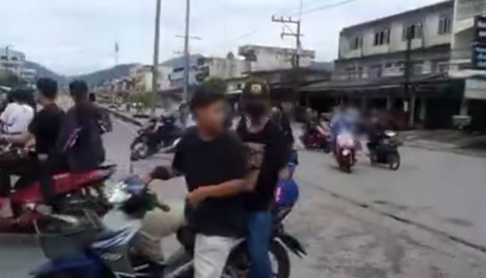 วัยรุ่นเมียนมา แทงกันตายที่ระนอง แห่ศพรอบเมือง วัยรุ่นเมียนมา แทงกันตายที่ระนอง แห่ศพรอบเมือง