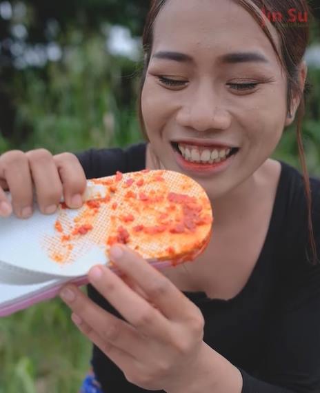 กินรองเท้าแตะจิ้มน้ำพริก กินรองเท้าแตะจิ้มน้ำพริก