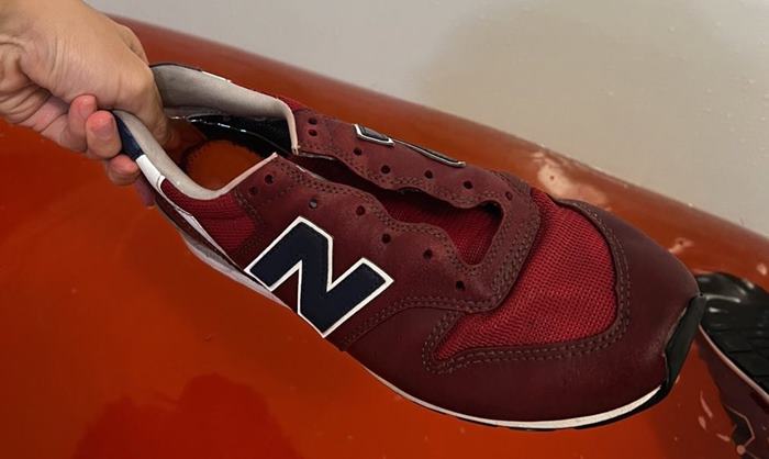 ซักรองเท้าสีตก ซักรองเท้าสีตก