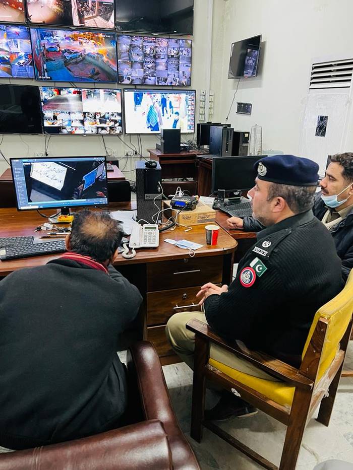 หมอผีตอกตะปูใส่กะโหลกหญิงท้อง หมอผีตอกตะปูใส่กะโหลกหญิงท้อง