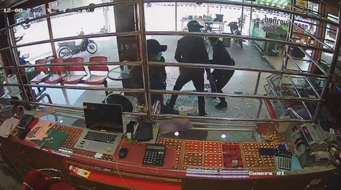 ปล้นร้านทอง ปล้นร้านทอง