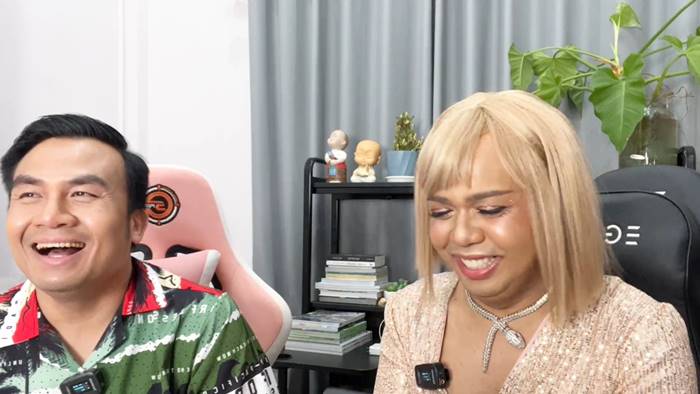 ไพรวัลย์ ฟาดกลางไลฟ์ถึงวัดสร้อยทอง ไพรวัลย์ ฟาดกลางไลฟ์ถึงวัดสร้อยทอง