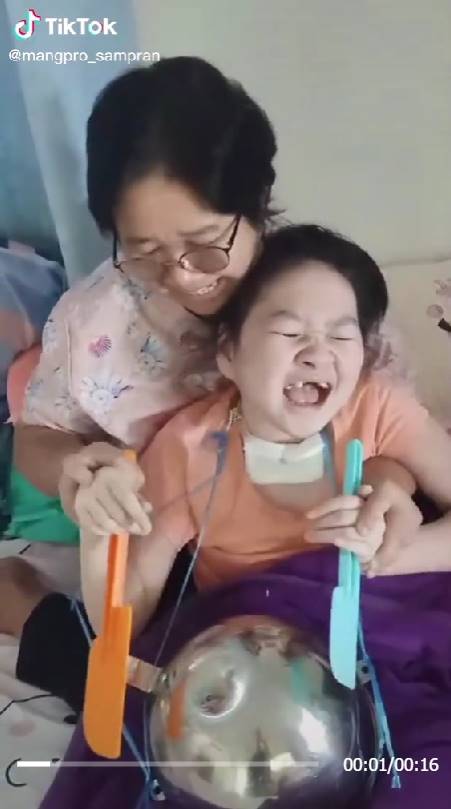 แม่น้องแมงปอ ร้องไห้กลางไลฟ์ โดนภาษีย้อนหลัง แม่น้องแมงปอ ร้องไห้กลางไลฟ์ โดนภาษีย้อนหลัง