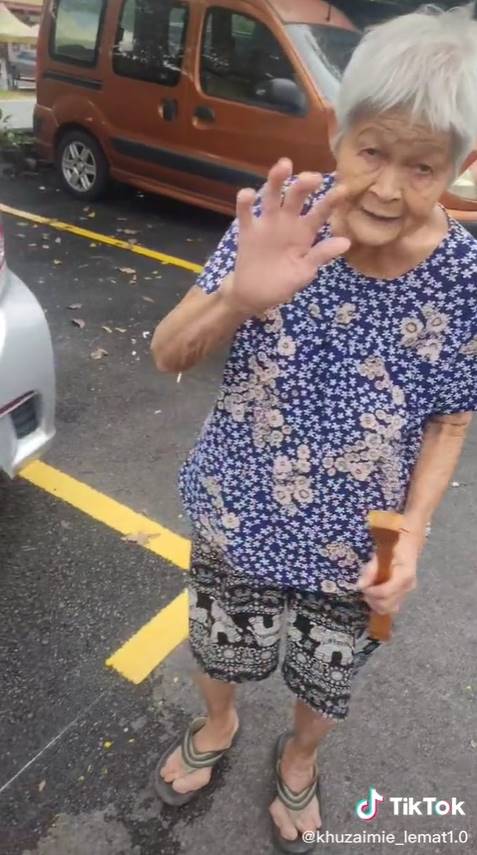 ไรเดอร์เจอคุณยายหลง ขับพาส่งบ้าน ไรเดอร์เจอคุณยายหลง ขับพาส่งบ้าน