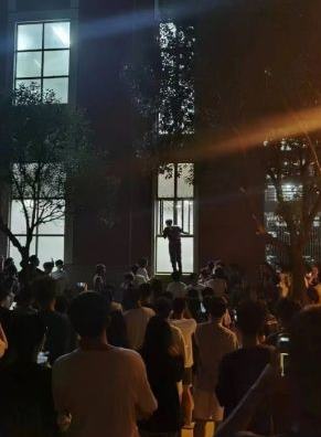 นักศึกษาแอบแซ่บในห้องน้ำมหาวิทยาลัย นักศึกษาแอบแซ่บในห้องน้ำมหาวิทยาลัย