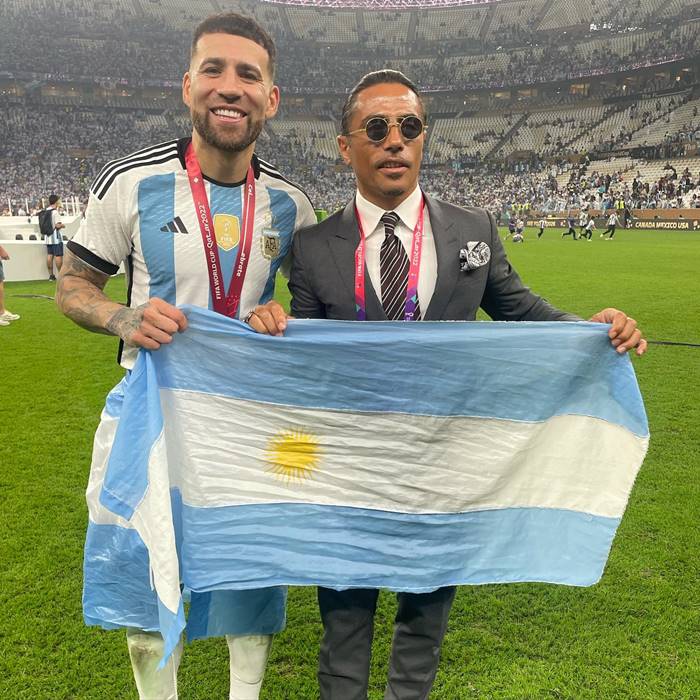 Salt Bae โดนดราม่า ลงสนามไปวุ่นวายกับ เมสซี่ Salt Bae โดนดราม่า ลงสนามไปวุ่นวายกับ เมสซี่