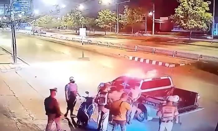 วัยรุ่นหนีอริ เจอตำรวจเอาเท้าเหยียบหัว วัยรุ่นหนีอริ เจอตำรวจเอาเท้าเหยียบหัว