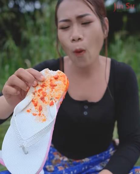 กินรองเท้าแตะจิ้มน้ำพริก กินรองเท้าแตะจิ้มน้ำพริก