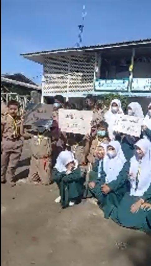 ประท้วง ผอ.โรงเรียน ประท้วง ผอ.โรงเรียน