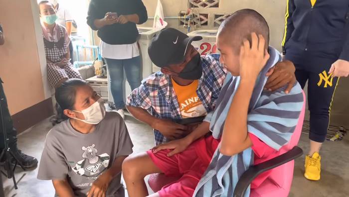 ป่วยแปลก เด็ก 14 ไม่อาบน้ำ ไม่ตัดผม 1 ปี ป่วยแปลก เด็ก 14 ไม่อาบน้ำ ไม่ตัดผม 1 ปี