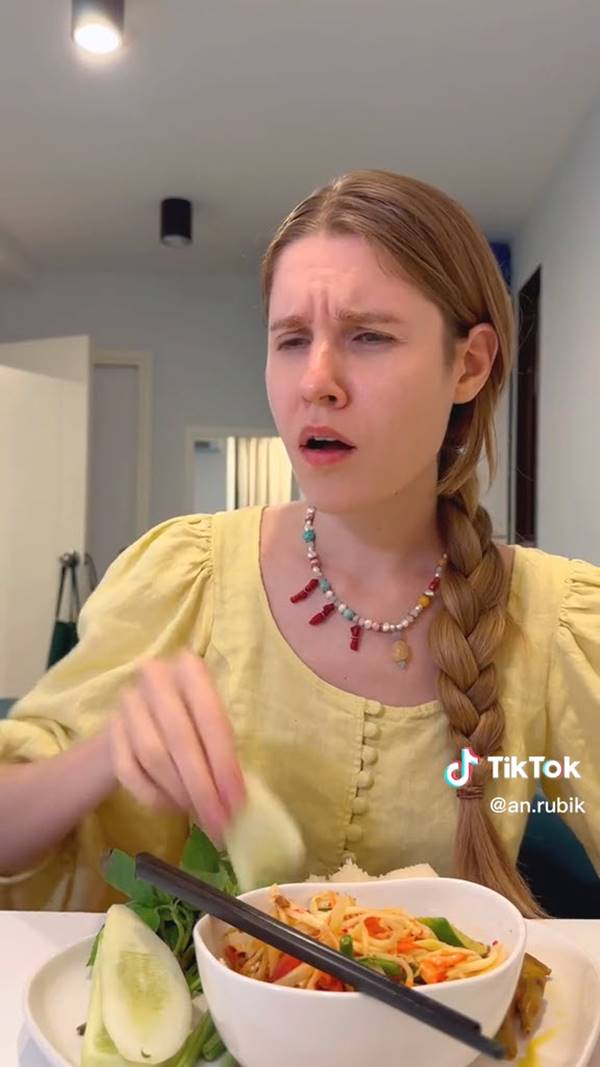 ฝรั่งรีวิวกิน อาหารไทย ฝรั่งรีวิวกิน อาหารไทย