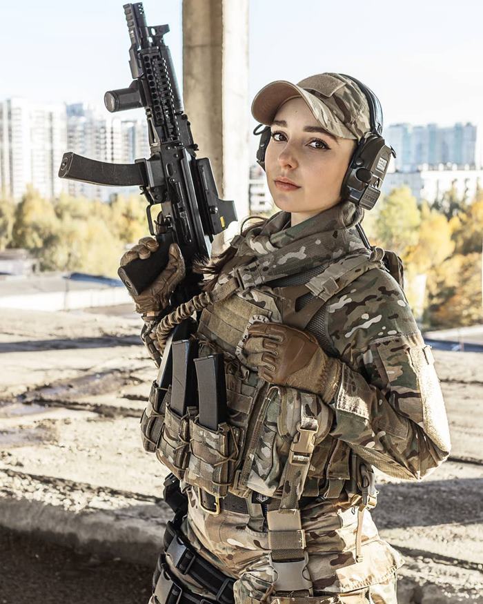 Elena Deligioz สาวคอสเพลย์ ทหารรัสเซีย Elena Deligioz สาวคอสเพลย์ ทหารรัสเซีย