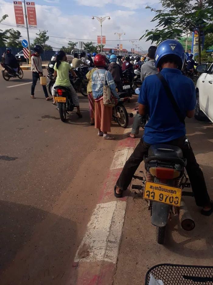 ลาวขาดแคลนน้ำมัน ลาวขาดแคลนน้ำมัน