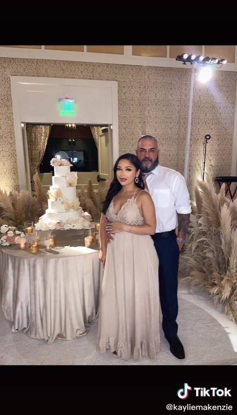 อวดสามี อวดสามี