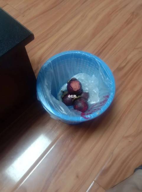 คนจีนกินมังคุดทั้งเปลือก คนจีนกินมังคุดทั้งเปลือก