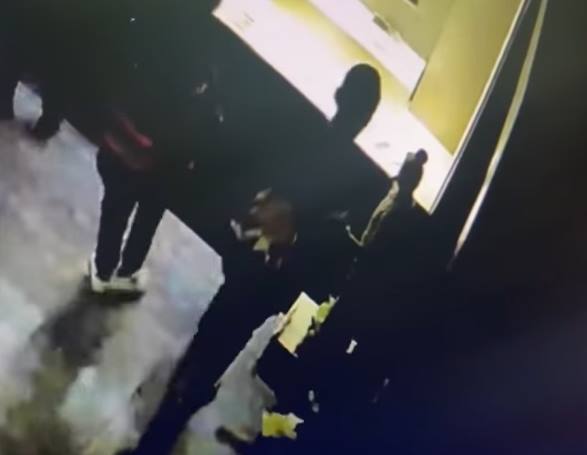 หุ่นโบราณ 6 ล้าน ล้มคอหัก หุ่นโบราณ 6 ล้าน ล้มคอหัก