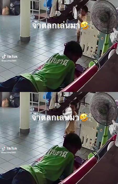 น้องถือถาดตีหัวพี่ชาย น้องถือถาดตีหัวพี่ชาย