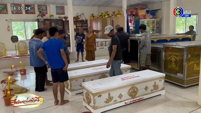 ทหารขับกระบะชนคนตาย 6 ศพ แถมขนบุหรี่เถื่อน ทหารขับกระบะชนคนตาย 6 ศพ แถมขนบุหรี่เถื่อน