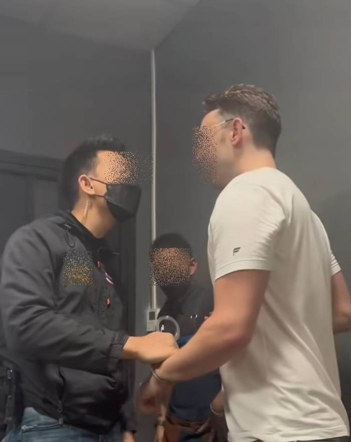 การ์ดผับตบหน้าฝรั่ง การ์ดผับตบหน้าฝรั่ง