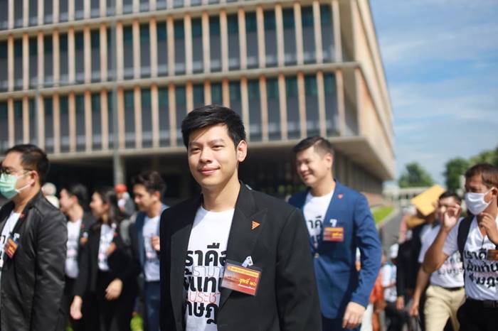 ส.ส. แบงค์ ศุภณัฐ มีนชัยนันท์ ส.ส. แบงค์ ศุภณัฐ มีนชัยนันท์