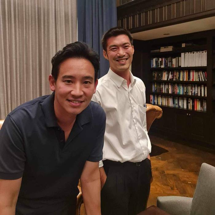 พิธา ธนาธร พิธา ธนาธร