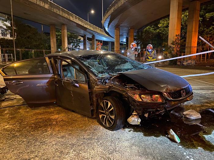 รถตกทางด่วน รถตกทางด่วน