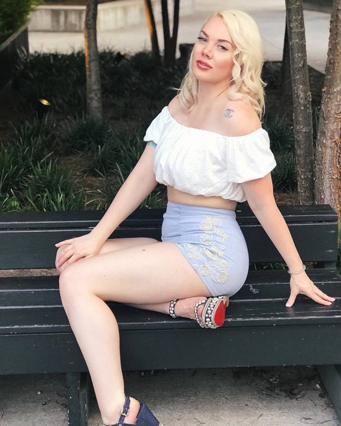 นางแบบโดนตัดขา ติดเชื้อแบคทีเรียกินเนื้อ นางแบบโดนตัดขา ติดเชื้อแบคทีเรียกินเนื้อ