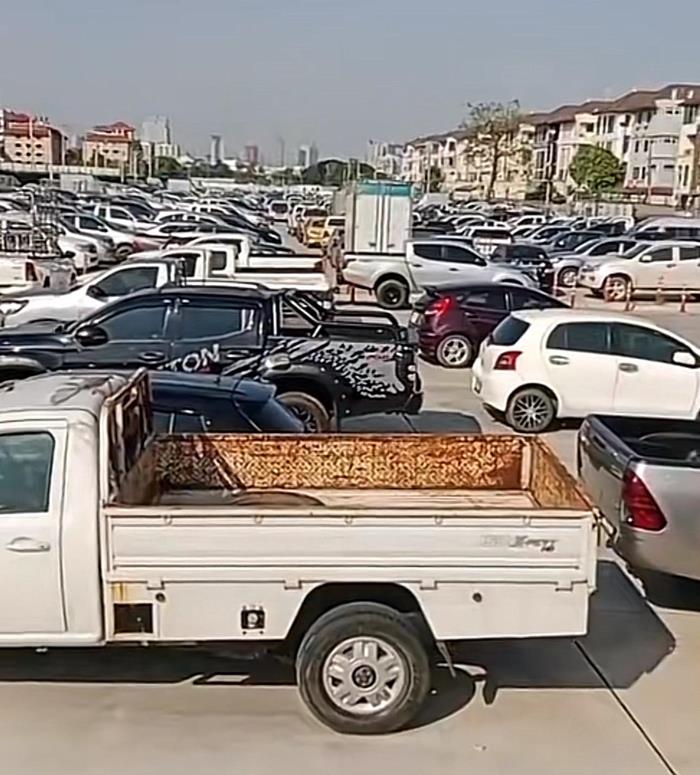 ยึดรถ 30000 คัน หนี้เสียพุ่ง ยึดรถ 30000 คัน หนี้เสียพุ่ง