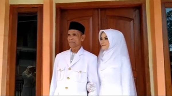 คลุมถุงชน คลุมถุงชน