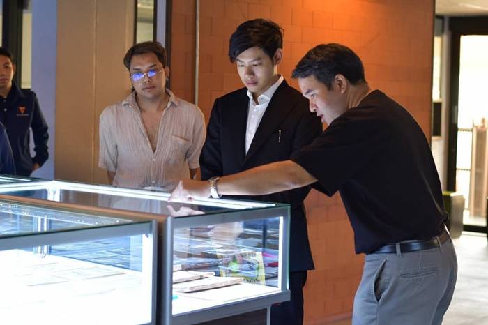 ส.ส. แบงค์ ศุภณัฐ มีนชัยนันท์ ส.ส. แบงค์ ศุภณัฐ มีนชัยนันท์