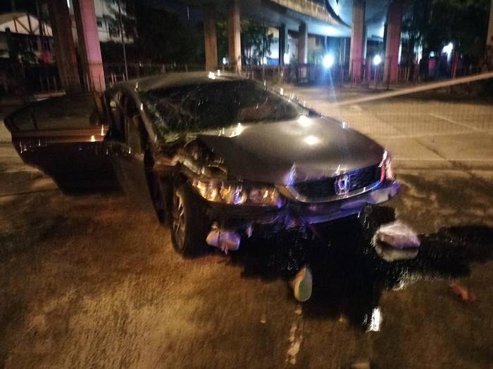 รถตกทางด่วน รถตกทางด่วน