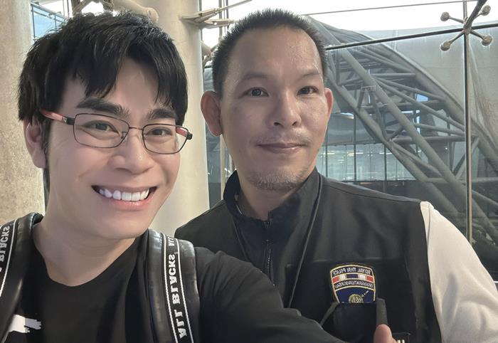 ครูพี่บาส โดนจับคาสุวรรณภูมิ หมิ่นประมาท ธรรมนัส ครูพี่บาส โดนจับคาสุวรรณภูมิ หมิ่นประมาท ธรรมนัส