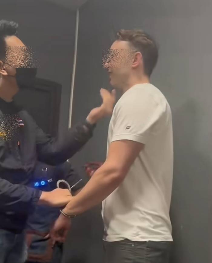 การ์ดผับตบหน้าฝรั่ง การ์ดผับตบหน้าฝรั่ง