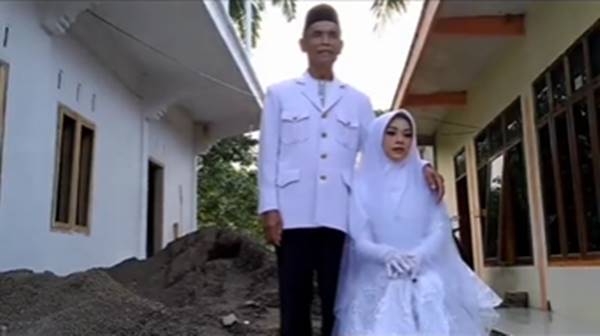 คลุมถุงชน คลุมถุงชน