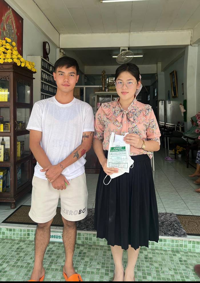 คู่กรณีที่รัก ขับรถชน กลายมาเป็นเพื่อนสาว คู่กรณีที่รัก ขับรถชน กลายมาเป็นเพื่อนสาว