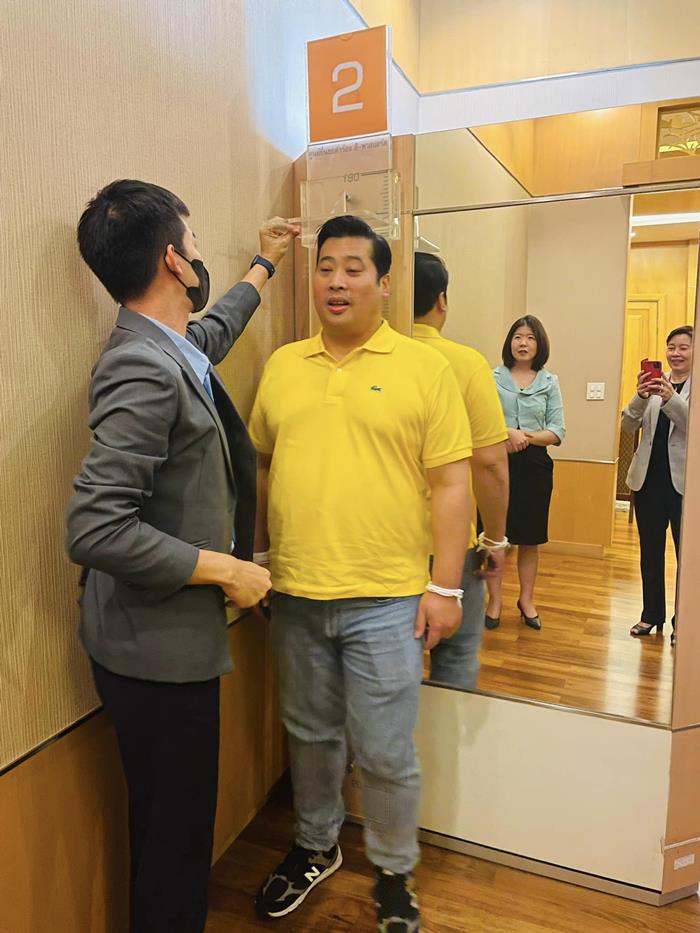 ท่านอ้น ทำบัตรประชาชน ท่านอ้น ทำบัตรประชาชน