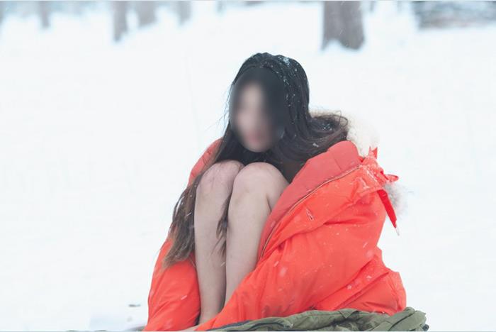 สาวเปลือยกลางหิมะ สาวเปลือยกลางหิมะ