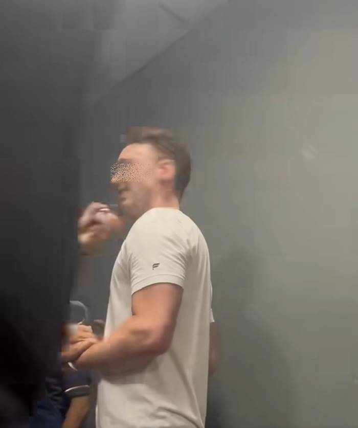 การ์ดผับตบหน้าฝรั่ง การ์ดผับตบหน้าฝรั่ง