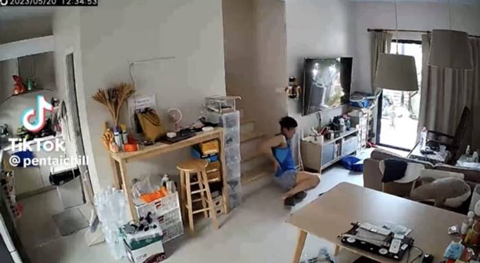 เตือนภัยใกล้ตัว ใส่สลิปเปอร์เดินในบ้าน เตือนภัยใกล้ตัว ใส่สลิปเปอร์เดินในบ้าน