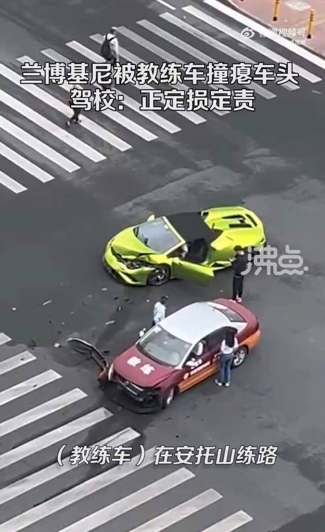 มือใหม่หัดขับ ออกถนนใหญ่ชน แลมโบกินี่ มือใหม่หัดขับ ออกถนนใหญ่ชน แลมโบกินี่