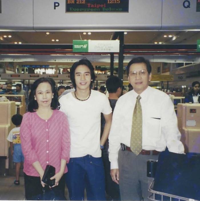 ทิม พิธา แจงดราม่าถูกจับผิด เรื่องงานศพพ่อ ทิม พิธา แจงดราม่าถูกจับผิด เรื่องงานศพพ่อ