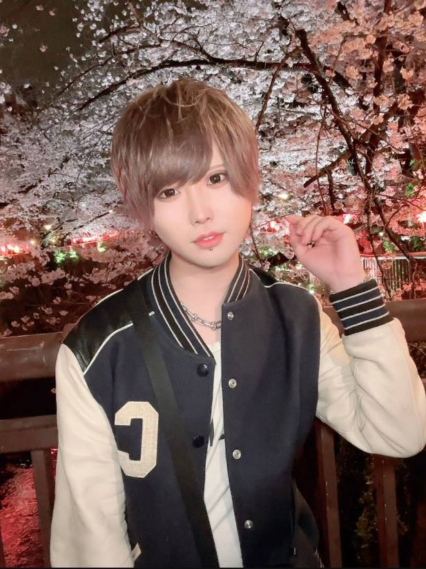 หนุ่มหล่อใส เปิดหน้าสด หนุ่มหล่อใส เปิดหน้าสด