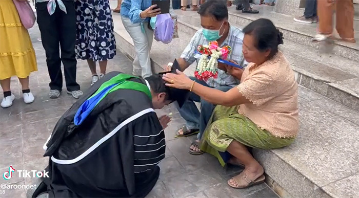 สายการบินย้ายผู้โดยสารแถวหน้าให้ไปนั่งแถวหลัง สายการบินย้ายผู้โดยสารแถวหน้าให้ไปนั่งแถวหลัง