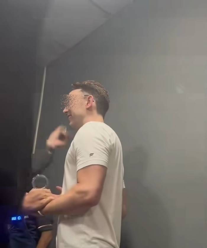 การ์ดผับตบหน้าฝรั่ง การ์ดผับตบหน้าฝรั่ง