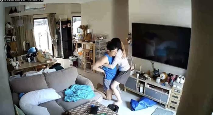 เตือนภัยใกล้ตัว ใส่สลิปเปอร์เดินในบ้าน เตือนภัยใกล้ตัว ใส่สลิปเปอร์เดินในบ้าน