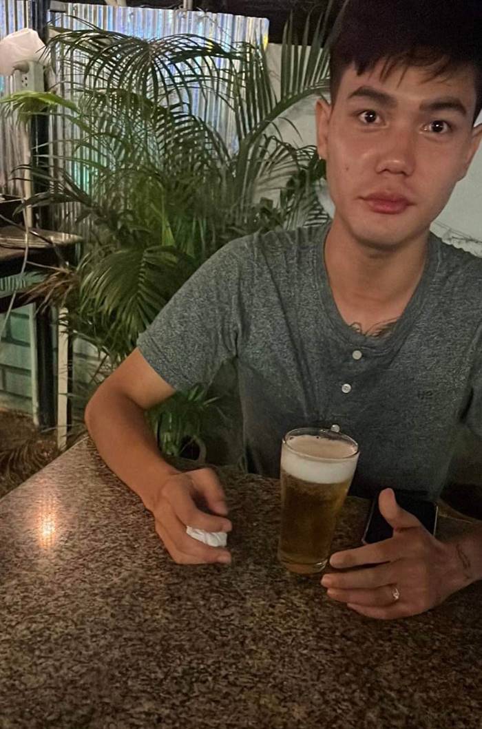 คู่กรณีที่รัก ขับรถชน กลายมาเป็นเพื่อนสาว คู่กรณีที่รัก ขับรถชน กลายมาเป็นเพื่อนสาว