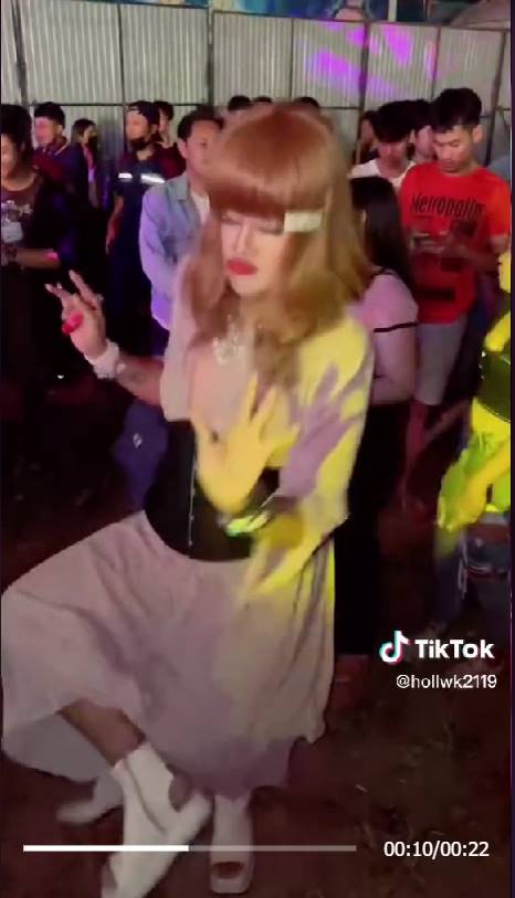 สุมณีสาขา 2 VS. ไฮโซสุมณี สุมณีสาขา 2 VS. ไฮโซสุมณี