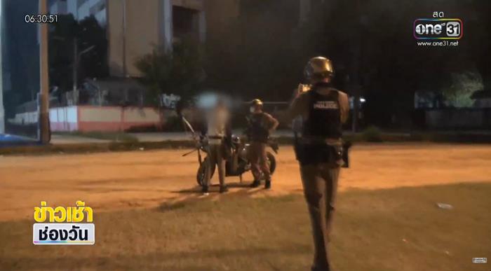 ชายปริศนาสะพายธนูเดินเข้าโรงเรียน ชายปริศนาสะพายธนูเดินเข้าโรงเรียน