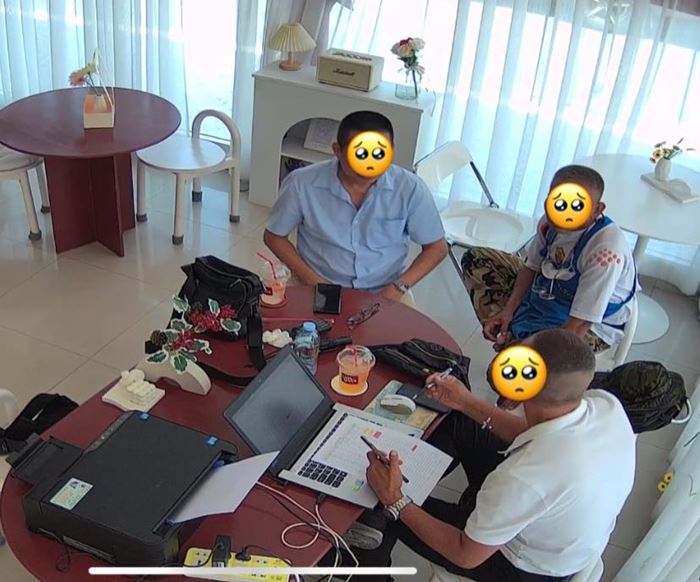 ลูกค้ายกปรินเตอร์มาร้านกาแฟ ลูกค้ายกปรินเตอร์มาร้านกาแฟ