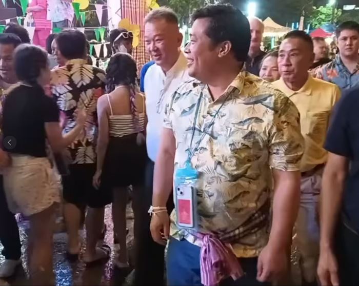 ท่านอ้น เล่นสงกรานต์ ท่านอ้น เล่นสงกรานต์